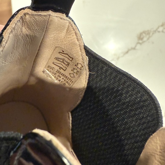 Elephantito Black Patent Leather Kids Chelsea Boots sz 13 - Picture 9 of 10